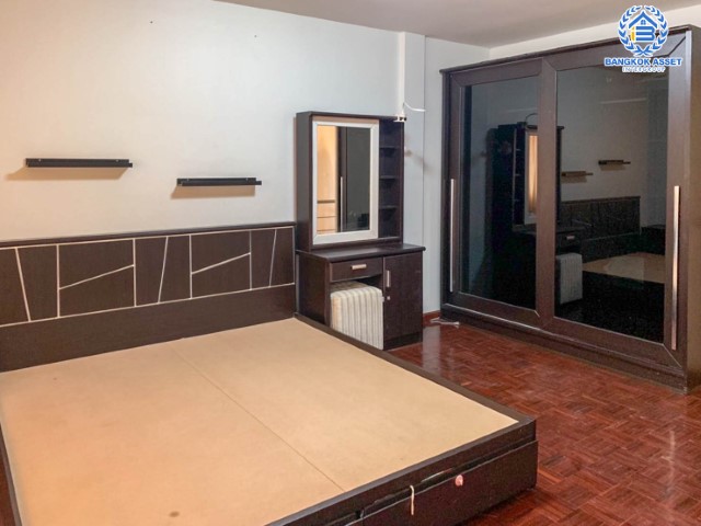 *****ทาวน์เฮ้าส์มือสองย่านนนทบุรี ทำเลโซนเมือง ม.ศุภาลัยวิลล์ ติวานนท์-รัตนาธิเบศร์  บ้านพร้อมอยู่ ฟังก์ชัน 3 ห้องนอน 2 ห้องน้ำ 1 ที่จอดรถ บนทำเลดีที่สุด! เชื่อมต่อหลายเส้นทาง ใกล้รถไฟฟ้าสายสีม่วง "สถานีศูนย์ราชการนนทบุรี" และทางด่วน "งามวงศ์วาน"